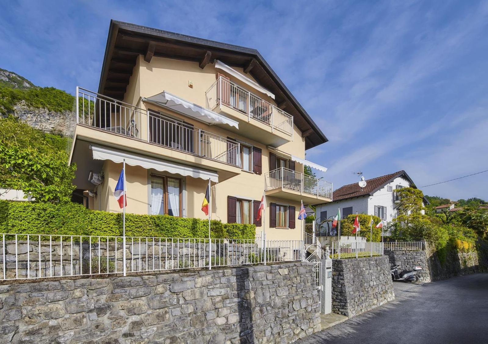 B&B-Foresteria Casa Della Musica Lake Como Mandello del Lario Exteriör bild