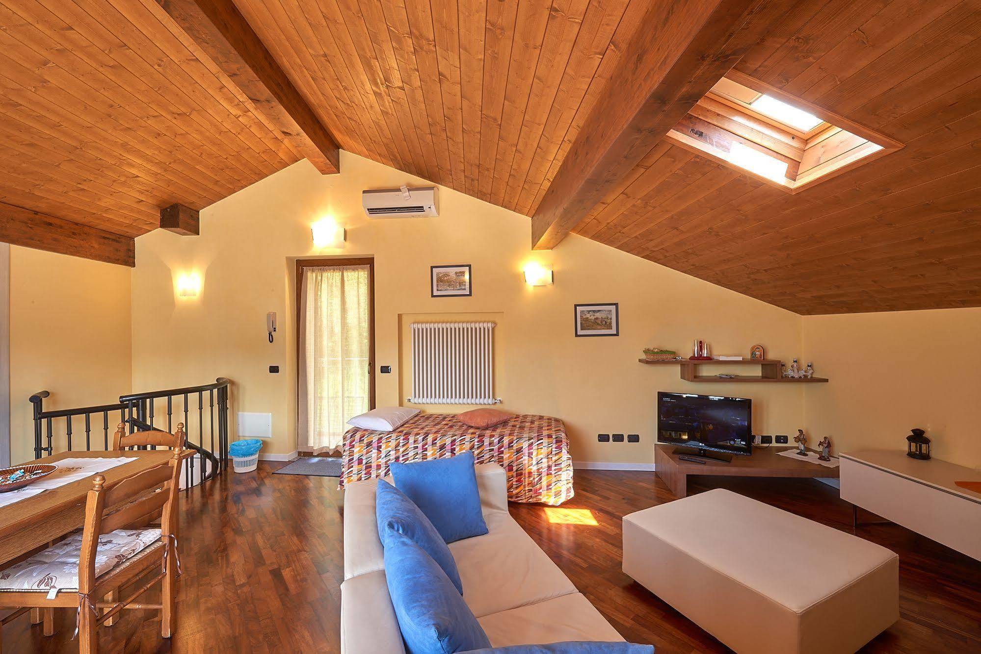 B&B-Foresteria Casa Della Musica Lake Como Mandello del Lario Exteriör bild