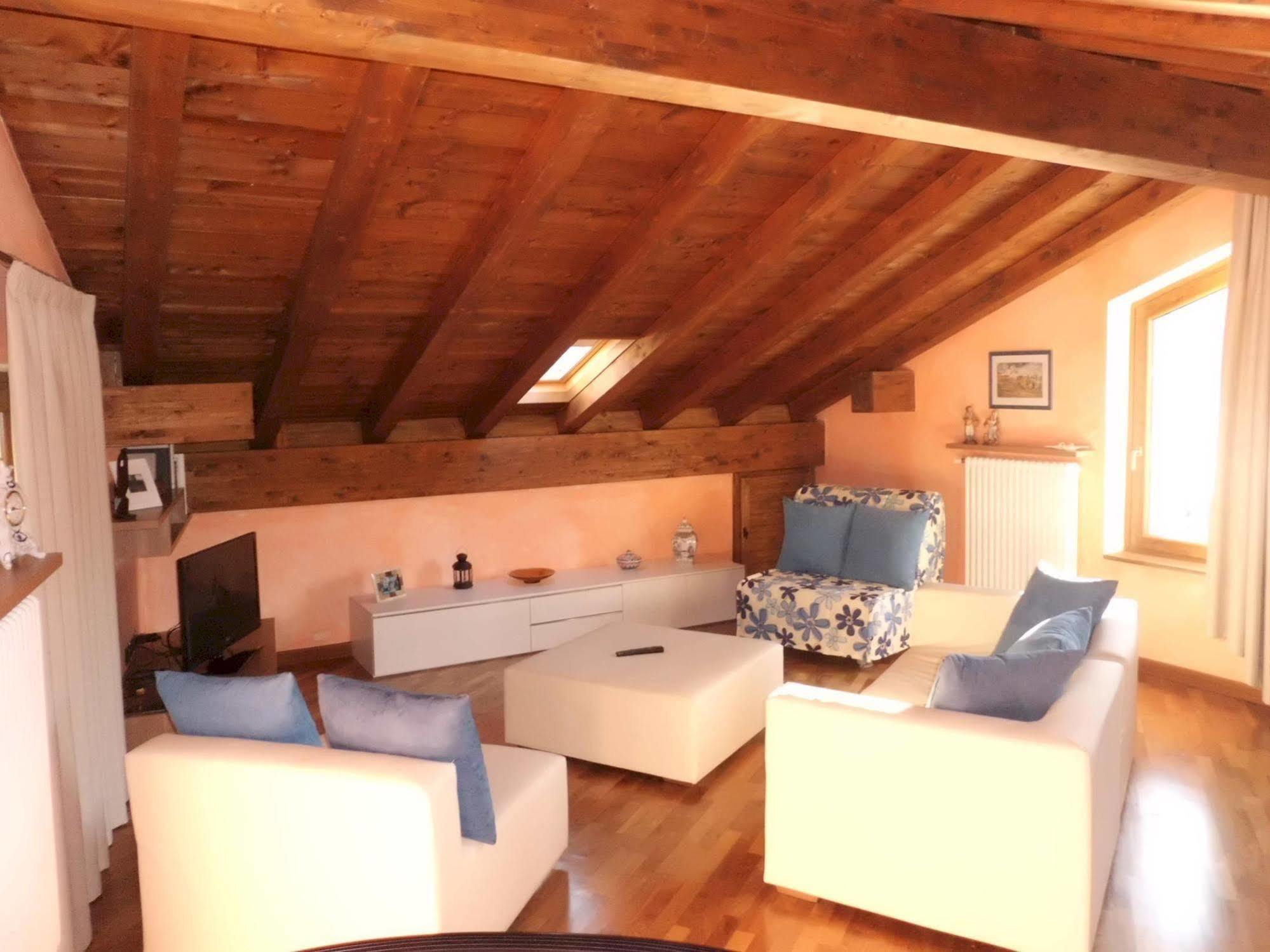 B&B-Foresteria Casa Della Musica Lake Como Mandello del Lario Exteriör bild
